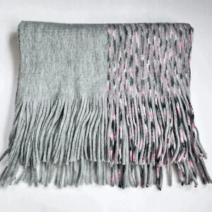 NWT Eyeful Women’s Gray And Pink Large Knit Scarf Wrap